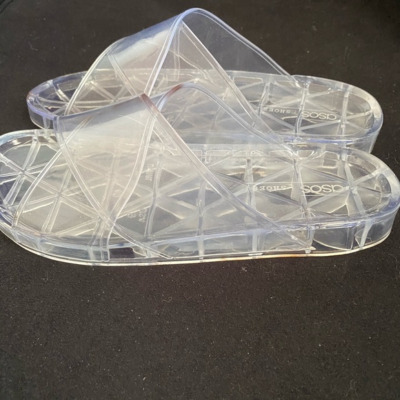 ASOS Clear Jelly Slides —Wmns Sz 9 - Picture 3 of 4